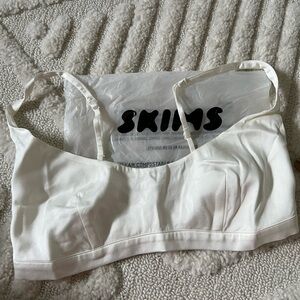 Skins skimpy scoop bralette *new with tags*